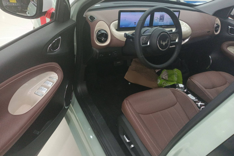 五菱汽车 五菱缤果 2023款 410km 灵犀尊享款中控内饰7003