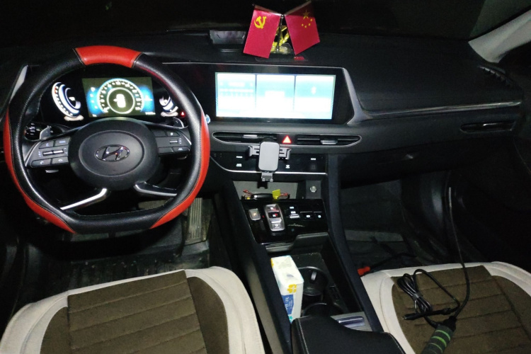 现代 索纳塔 2020款 270TGDi DCT GL领先版中控内饰12