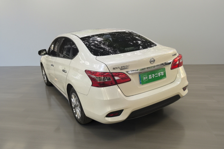 日产 轩逸 2021款 经典 1.6XL CVT豪华版车身外观5