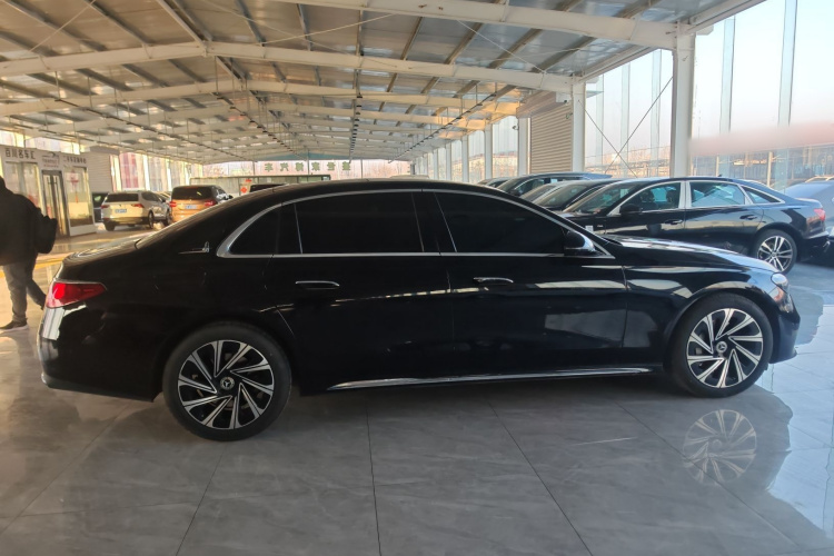 奔驰E级 2024款 E 300 L 豪华型车身外观6003