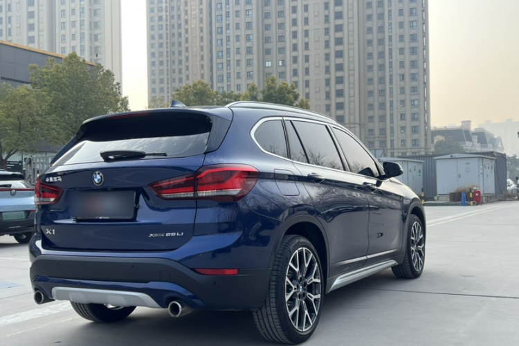 宝马X1 2020款 xDrive25Li 尊享型车身外观6015