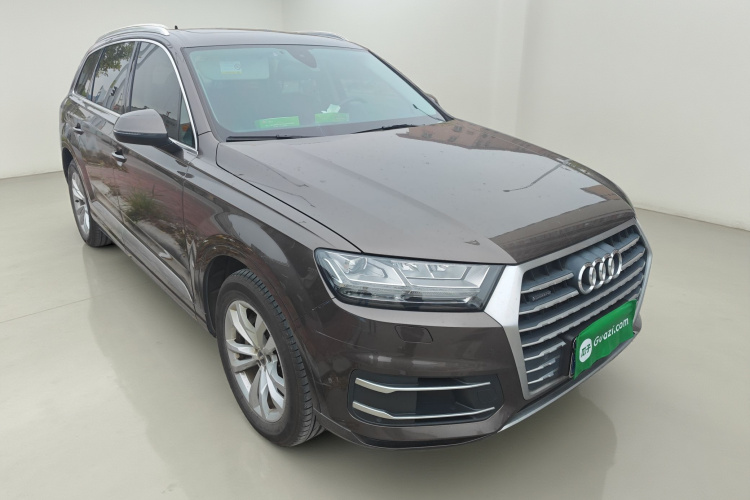 奥迪Q7 2018款 40 TFSI 舒适型车身外观3