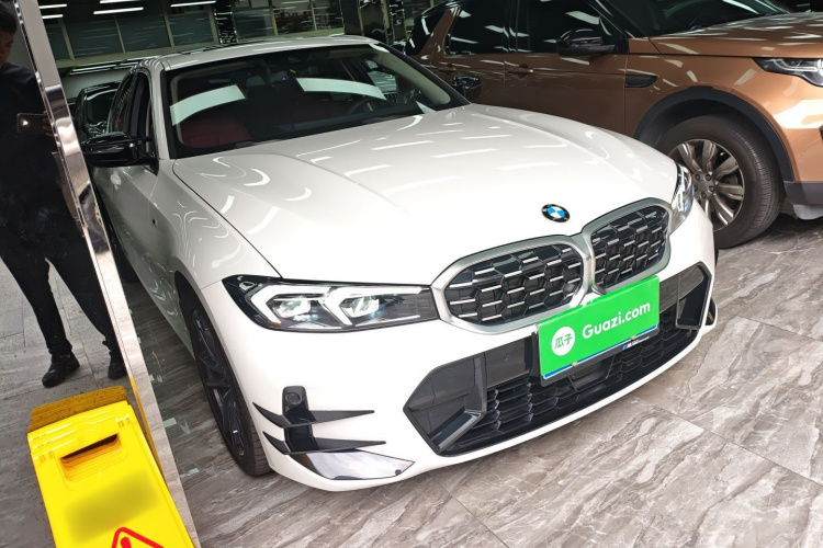 宝马3系 2025款 325i M运动套装车身外观6002