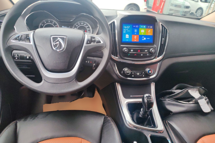 宝骏560 2016款 1.8L 手动精英型中控内饰12