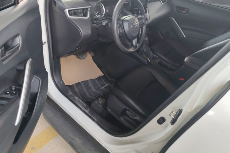 丰田 卡罗拉锐放 2022款 2.0L 先锋版中控内饰7003