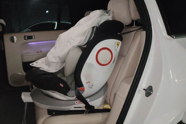 理想汽车 理想L7 2023款 Max中控内饰21