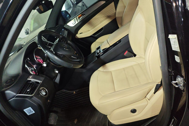 奔驰GLE轿跑 2018款 GLE 320 4MATIC 轿跑SUV中控内饰19