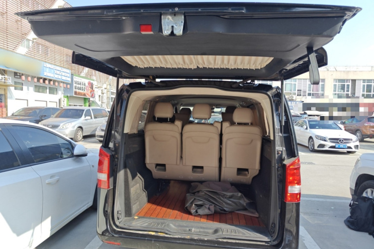 奔驰 威霆 2018款 2.0T 精英版 7座 国V局部细节23