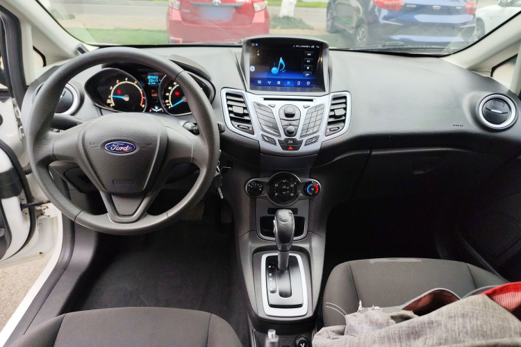 福特 嘉年华 2013款 两厢 1.5L 自动时尚型中控内饰12