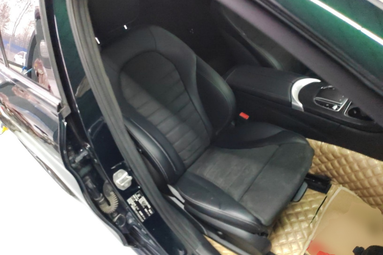 奔驰C级 2021款 C 260 星耀臻藏版局部细节41