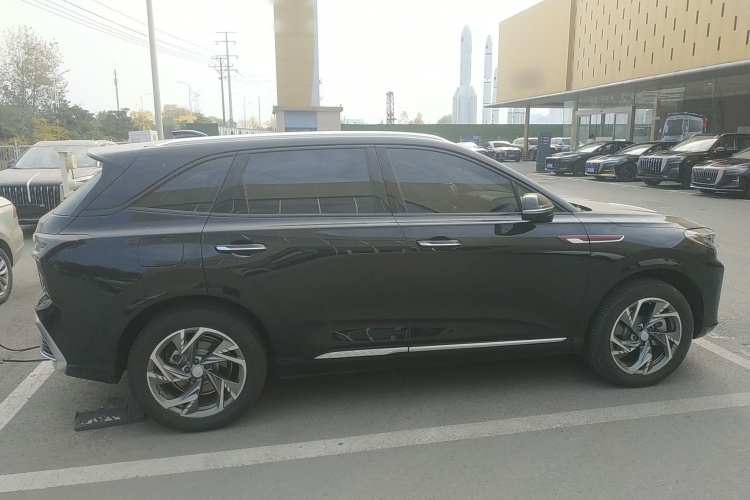 红旗HS3 PHEV 2024款 PHEV 115km 劲为版车身外观4