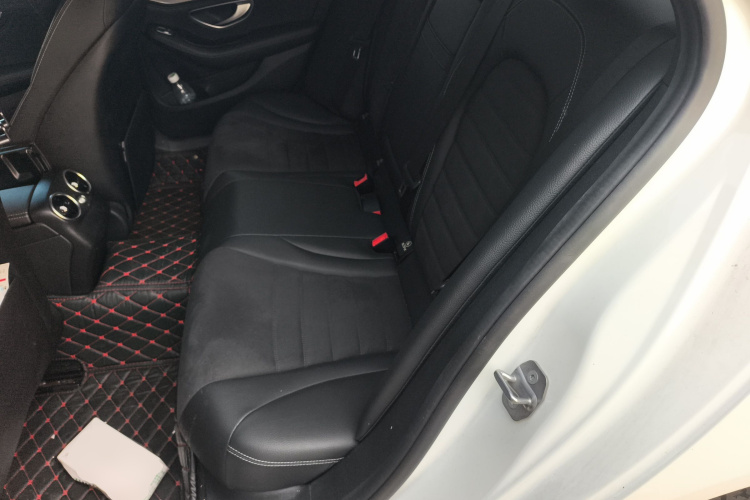 奔驰C级 2018款 C 200 运动版中控内饰21