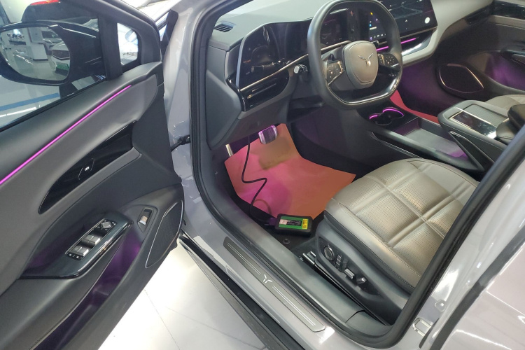 红旗EH7 2024款 690 Pro中控内饰20