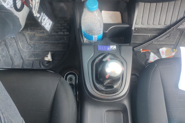 本田 飞度 2014款 1.5L LX 手动舒适型局部细节18