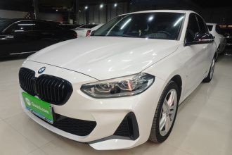 宝马1系 2021款 改款 120i M运动曜夜版