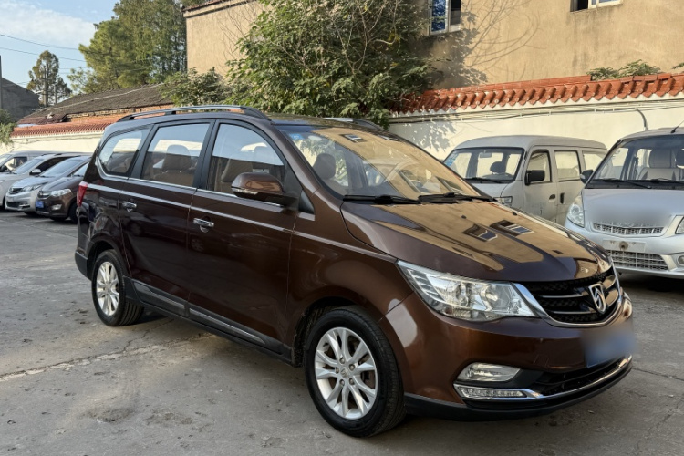 宝骏730 2016款 1.8L iAMT豪华型 7座车身外观6004