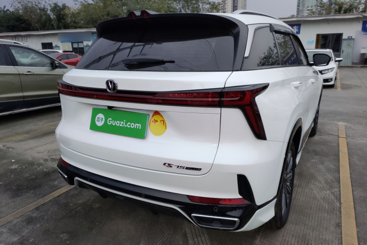 长安CS75 PLUS 2025款 第三代 冠军版 1.5T 劲航型车身外观7