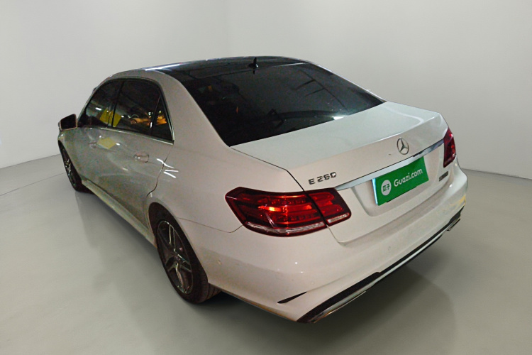 奔驰E级 2015款 E 260 L 运动豪华型车身外观5