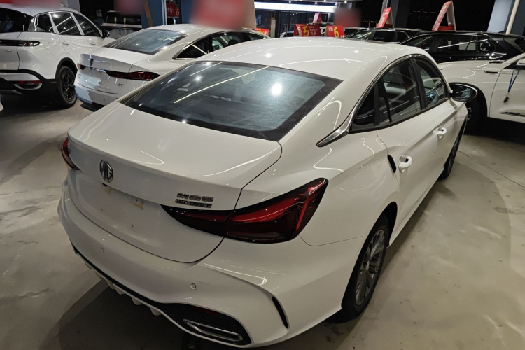 名爵 MG5 2025款 180DVVT 全球豪华版车身外观7