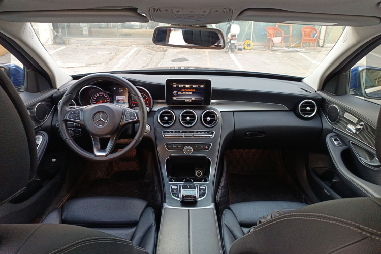 奔驰C级 2017款 C 200 L 运动版中控内饰12