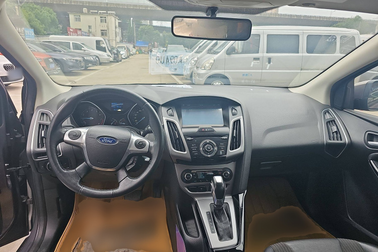 福特 福克斯 2012款 三厢 1.6L 自动风尚型中控内饰7002