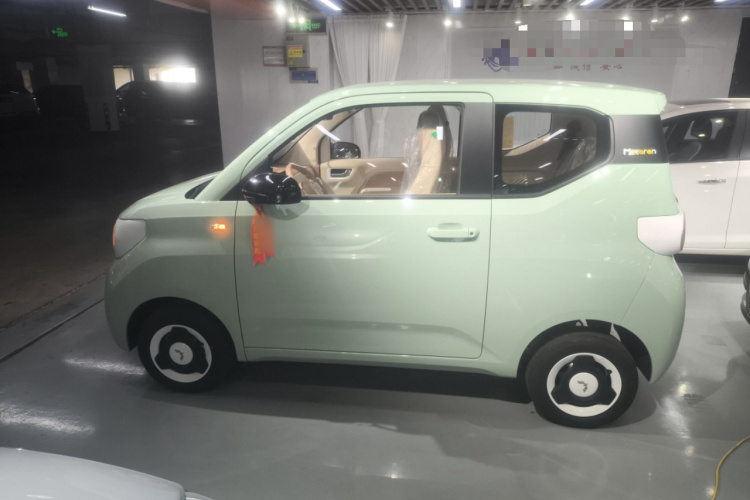 五菱汽车 宏光MINIEV 2024款 第三代 215km 进阶版车身外观4