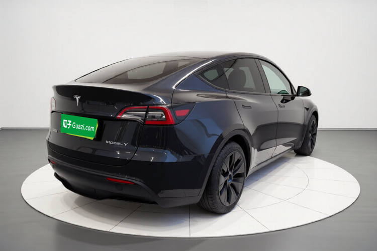 特斯拉 Model Y 2024款 后轮驱动版车身外观7