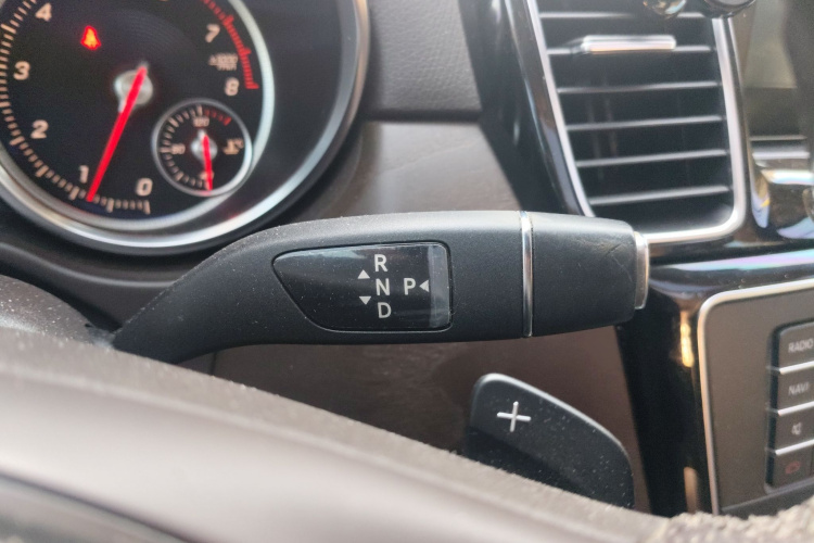 奔驰GLE 2016款 GLE 320 4MATIC 动感型局部细节18