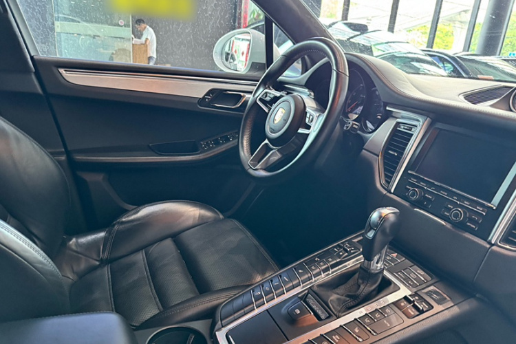 保时捷 2016款 Macan Turbo 3.6T中控内饰7004