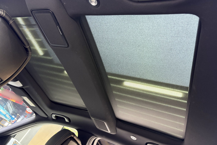 奔驰E级 2014款 改款 E 300 L 运动型中控内饰7008