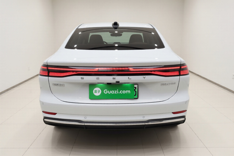 吉利银河 银河A7 2025款 EM-i 70km 豪享版车身外观6