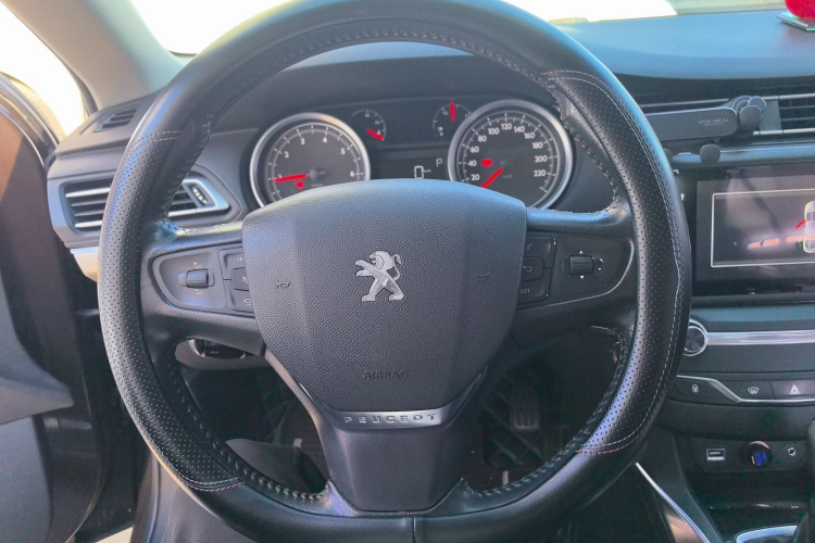 标致408 2016款 1.6T 自动豪华版中控内饰13