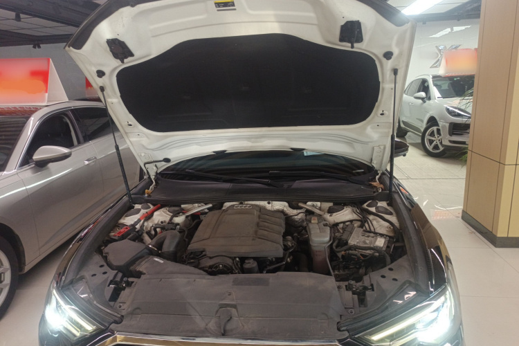 奥迪A6L 2021款 40 TFSI 豪华动感型机舱底盘24