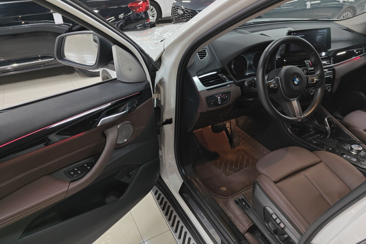 宝马X1 2020款 sDrive20Li 尊享型中控内饰20