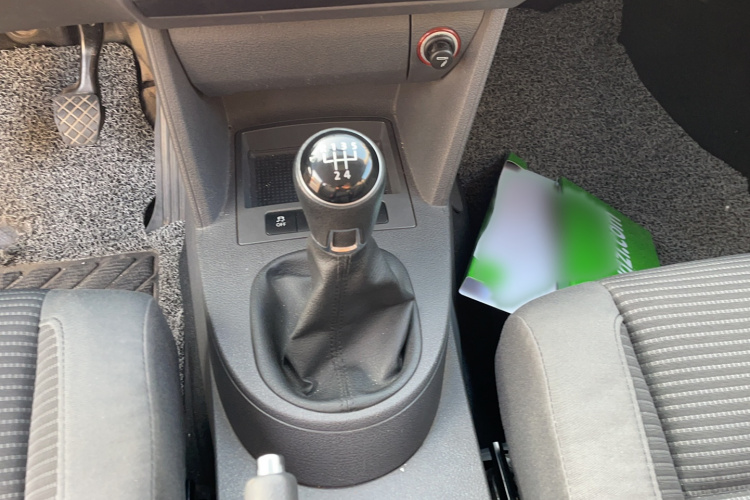 大众 途安 2015款 1.4T 手动风尚版5座局部细节18