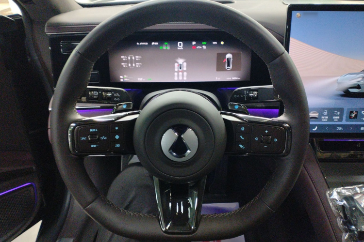 腾势Z9GT 2024款 1100四驱Ultra版中控内饰13