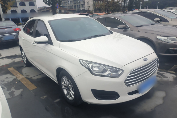 福特 福睿斯 2019款 改款 1.5L 手动质享型 国VI车身外观3