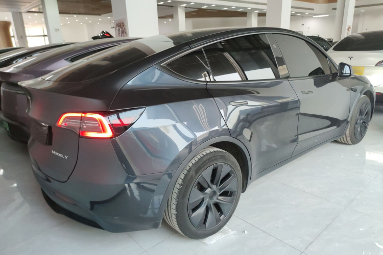 特斯拉 Model Y 2024款 长续航全轮驱动版车身外观6005