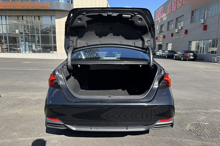 丰田 亚洲龙 2022款 双擎 2.5L 豪华版中控内饰7008