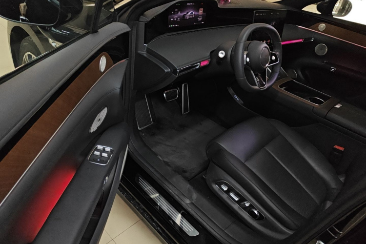 鸿蒙智行 享界S9 2024款 纯电 Ultra 四驱旗舰版中控内饰7003