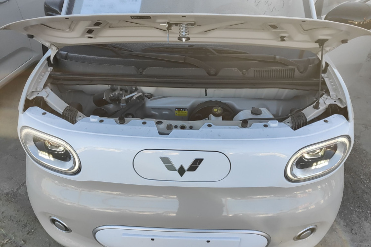 五菱汽车 宏光MINIEV 2024款 第三代 215km 青春版机舱底盘24