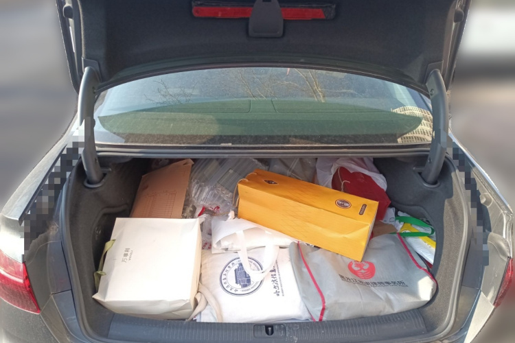 奥迪A4L 2020款 40 TFSI 时尚动感型中控内饰23