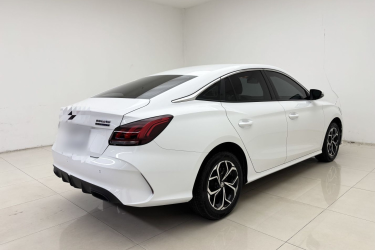 名爵 MG5 2023款 180DVVT CVT风尚版车身外观6005