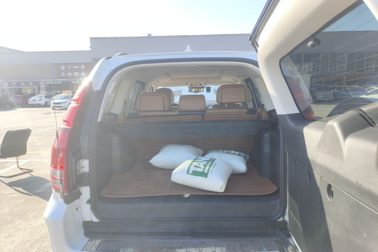 哈弗H9 2017款 2.0T 汽油四驱尊享型 5座机舱底盘23