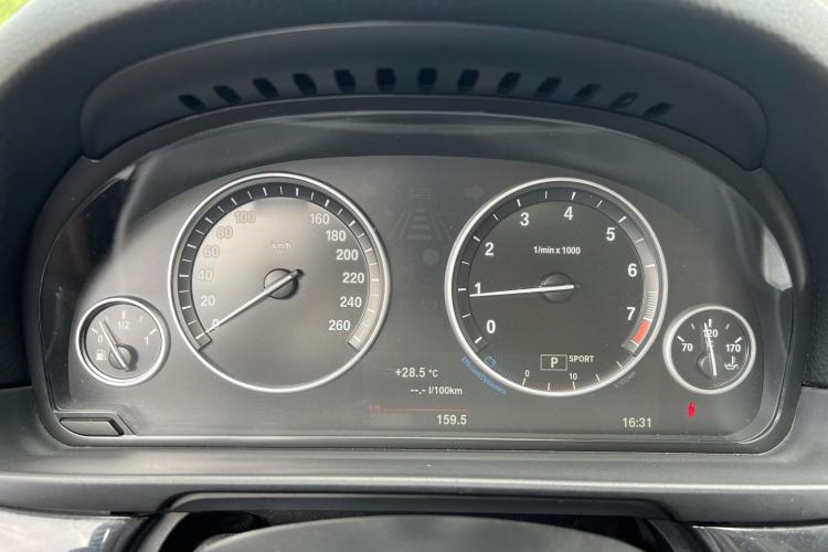 宝马5系 2014款 520Li 典雅型中控内饰14