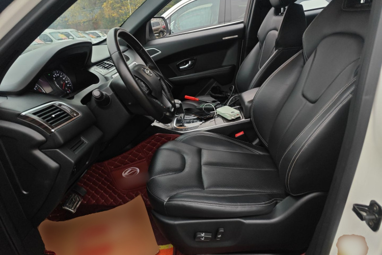 陆风X7 2015款 2.0T 全景尊贵版中控内饰19