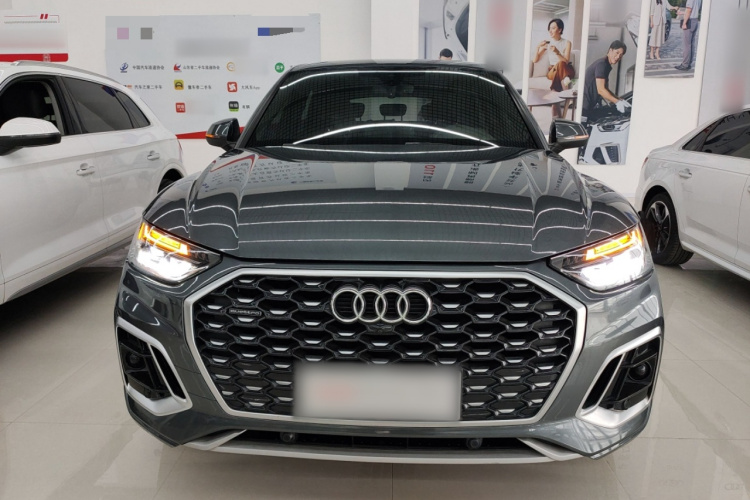 奥迪Q5L Sportback 2021款 40 TFSI 时尚型车身外观2