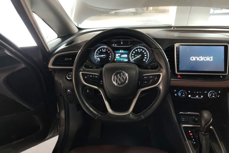 别克GL6 2018款 18T 6座豪华型中控内饰13