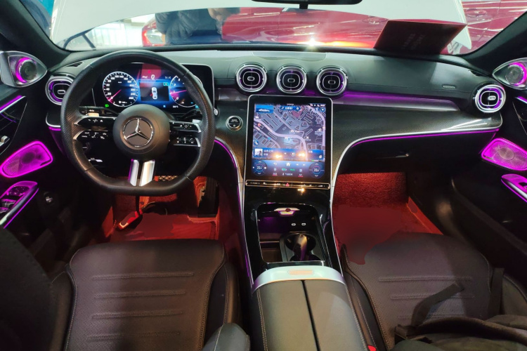 奔驰C级 2023款 C 260 L 运动版中控内饰12