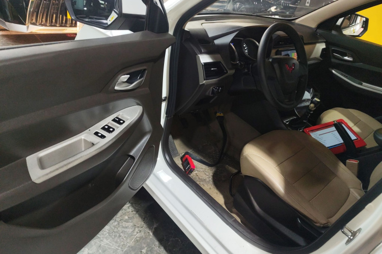 五菱汽车 五菱宏光 2021款 1.5L改款 S舒适型 电动助力LAR中控内饰20